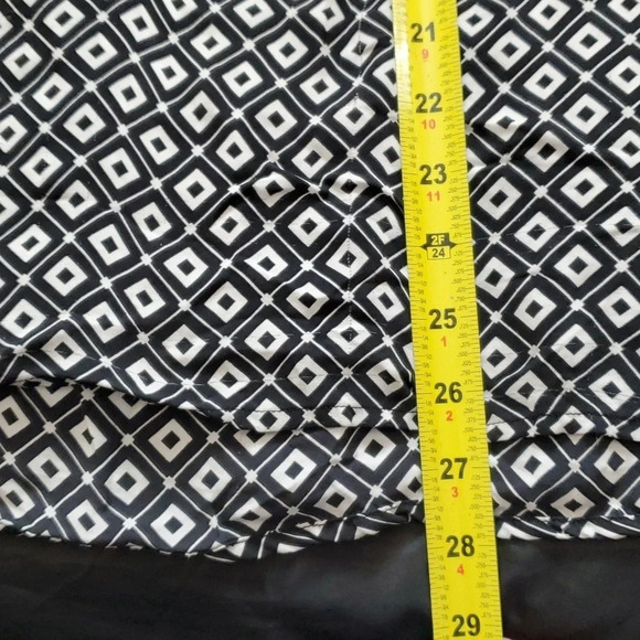 White House Black Market 100% Silk with a Two Option Sleeve Up or Down - Picture 11 of 13